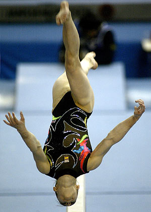 Simone, en su ejercicio de barra de equilibrios. (Foto: AP)