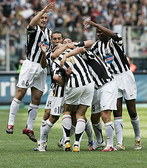 Los jugadores del Juventus celebran un gol. (Foto: EFE)