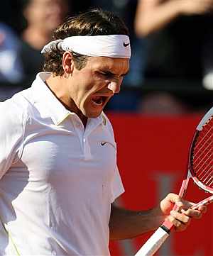 Federer celebra un punto ante Nalbandian. (Foto: AP)
