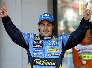 Alonso celebra la 'pole'. (AFP)