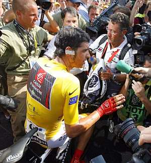 Pereiro atiende a los medios. (Foto: EFE)