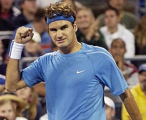 Roger Federer cierra el puo tras vencer a Spadea en el US Open. (Foto: AP)