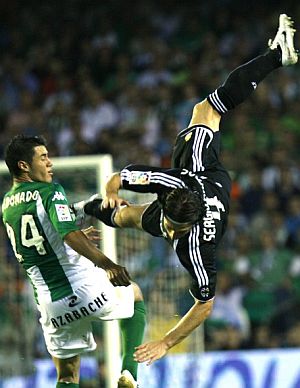 Espectacular salto de Ramos. (Foto: EFE)