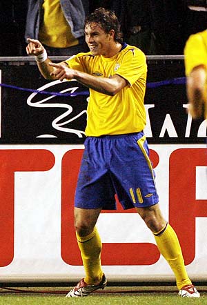 El sueco celebra el gol que anot ante Espaa. (Foto: REUTERS)