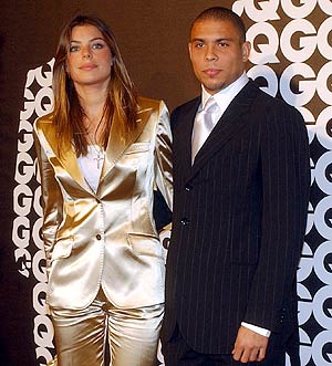 Ronaldo, con su ex novia, Daniela Cicarelli. (Foto: Jaime Villanueva)
