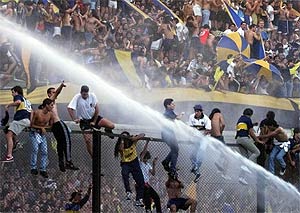 Seguidores de Boca celebran un ttulo de liga. (Foto: Reuters)