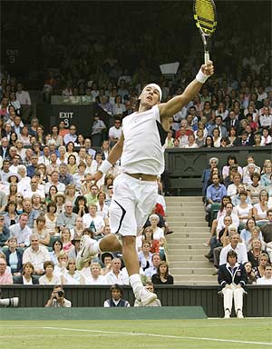 Rafa Nadal durante un partido de Wimbledon en 2006 . (Foto: AP)
