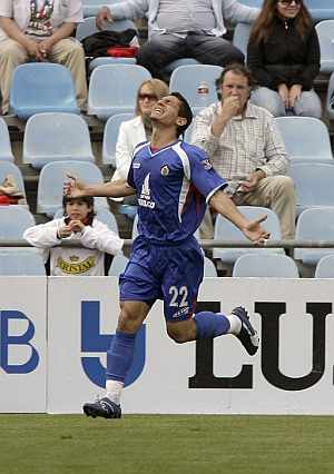 Casquero celebra su gol. (Foto: EFE)