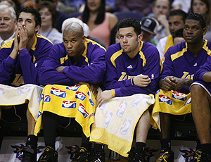 Banquillo de los Lakers. (Foto: REUTERS)