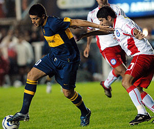 Riquelme, durante el partido que enfrent a su equipo contra Argentinos Juniors. (Foto: AP)