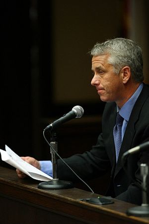 Greg LeMond, durante su testimonio al tribunal. (Foto: AFP)