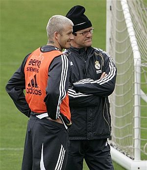 El jugador ingls charla con Fabio Capello en un entrenamiento del Real Madrid. (Foto: EFE)
