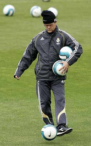 Fabio Capello durante un entrenamiento del Real Madrid. (Foto: EFE)