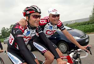 Basso y Riis, en una imagen de junio de 2006. (Foto: EFE)