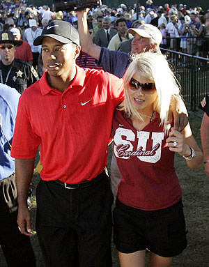 Woods junto a su mujer en el PGA de 2006. (Foto: AP)