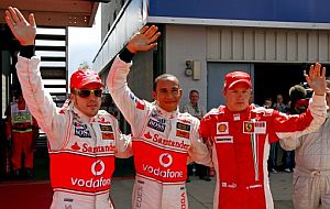Alonso, Hamilton y Raikkonen, tras la sesin. (Foto: AP)
