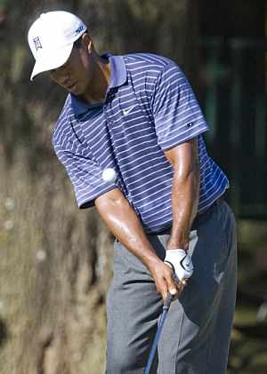 Tiger Woods, durante los entrenamientos en Southern Hills. (Foto: AP)