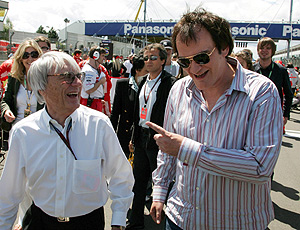 Ecclestone conversa con Quentin Tarantino durante el pasado GP de Europa (Foto: EFE)