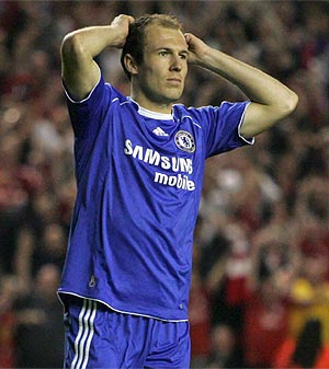 Robben, con la camiseta del Chelsea, en una imagen del pasado mayo. (Foto: EFE)