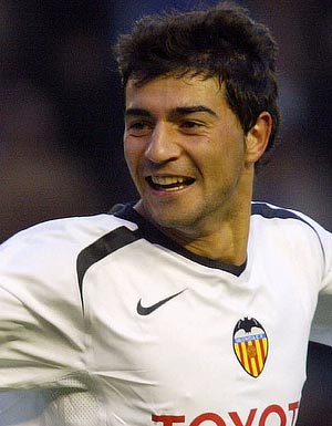 Ral Albiol, defensa del Valencia, es una de las novedades en la lista de Luis. (Foto: EFE)