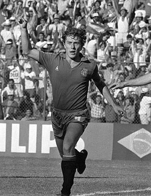 Butragueo celebra su cuarto gol frente a Dinamarca en el Mundial'86 en La Corregidora de Queretaro (Mxico). (Foto: ARCHIVO)