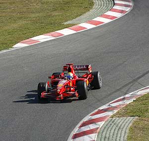 El Ferrari de Massa, durante los entrenamientos en Montmel. (Foto: REUTERS)