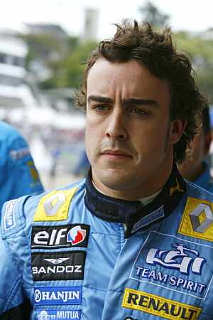 Alonso, en su anterior etapa en Renault. (Foto: AFP)