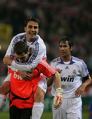 Casillas, Cannavaro y el futbolista nmero 7: Ral. (FOTO: EFE)