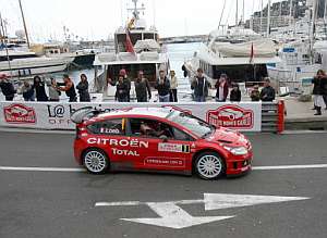 Loeb, en el ltimo tramo del rally, junto al puerto de Montecarlo. (Foto: AFP)