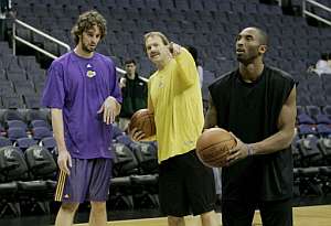 Gasol, entrenando con los Lakers en Washington. (Foto: EFE)