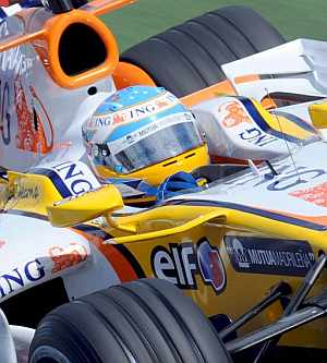 Alonso, durante la sesión. (Foto: EFE)