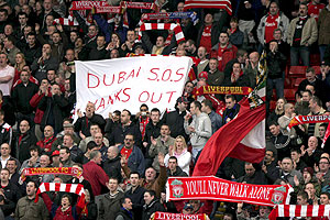 Aficionados del Liverpool en Anfield. (Foto: EFE)