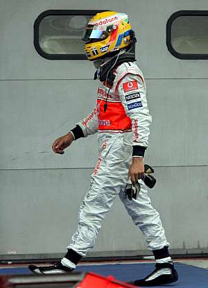 Lewis Hamilton, tras finalizar la sesin de clasificacin. (Foto: EFE)