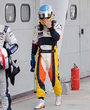 Alonso, tras la carrera en Sepang. (Foto: EFE)