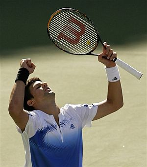 Djokovic, aliviado tras su triunfo final. (Foto: AP)