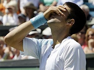 Djokovic se lamenta tras perder un tanto. (Foto: AFP)