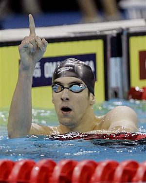 Phelps celebra su nuevo rcord (Foto: AP)