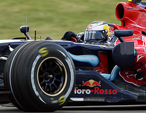 Vettel, a los mandos de su Toro Rosso. (Foto: REUTERS)