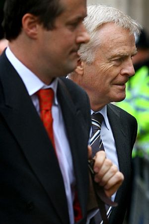 Mosley, a su entrada al tribunal en Londres. (Foto: AFP)