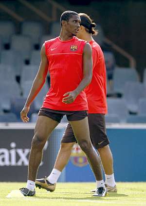 Samuel Eto'o, en un entrenamiento con el Bara. (Foto: EFE)