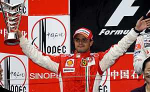 Massa, celebrando su segundo puesto en el Gran Premio de China. (Foto: EFE)