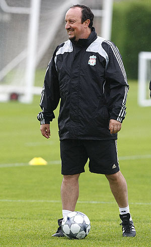 Rafa Bentez, en un entrenamiento del Liverpool. (Foto: REUTERS)