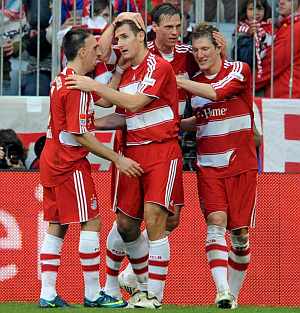 Los jugadores del Bayern celebran uno de los goles. (Foto: EFE)