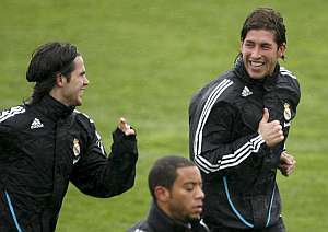 Gago (i) y Sergio Ramos (d), en un entrenamiento. (Foto: EFE)
