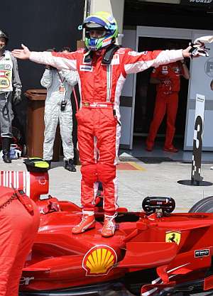 Massa celebra la 'pole' en Brasil. (Foto: AFP)
