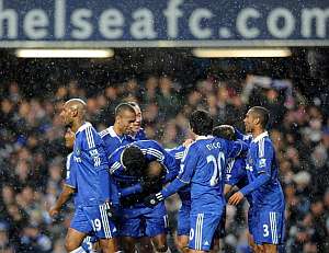 Los jugadores del Chelsea, uno de los equipos ms en forma de Europa, celebran un gol. (Foto: EFE)