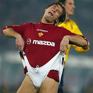 Antonio Cassano, en un partido con la Roma.