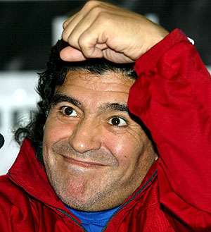 El seleccionador argentino, Diego Maradona, durante una reciente rueda de prensa. (Foto: EFE)