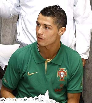 Cristiano Ronaldo, en la concentracin portuguesa. (Foto: REUTERS)