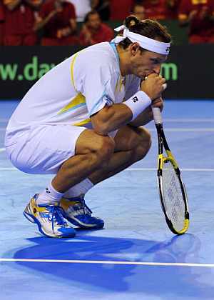 Nalbandian, tras la derrota en el dobles. (Foto: AFP)